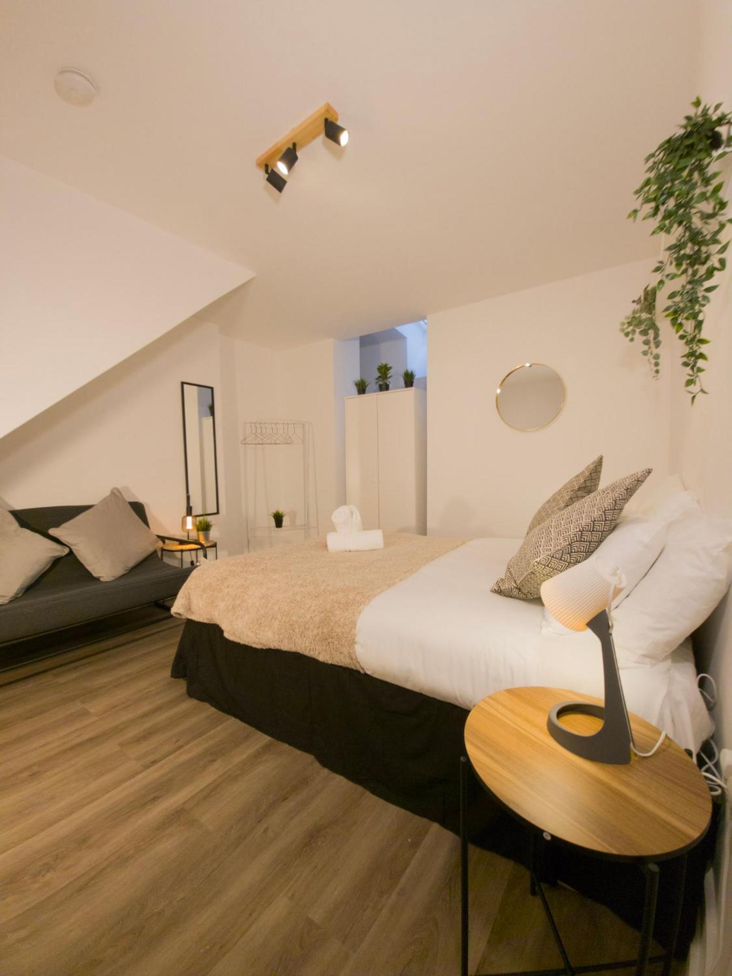 Plenty Of Parking Available; 3 Bedroom Apartment By Property Promise Кардиф Екстериор снимка